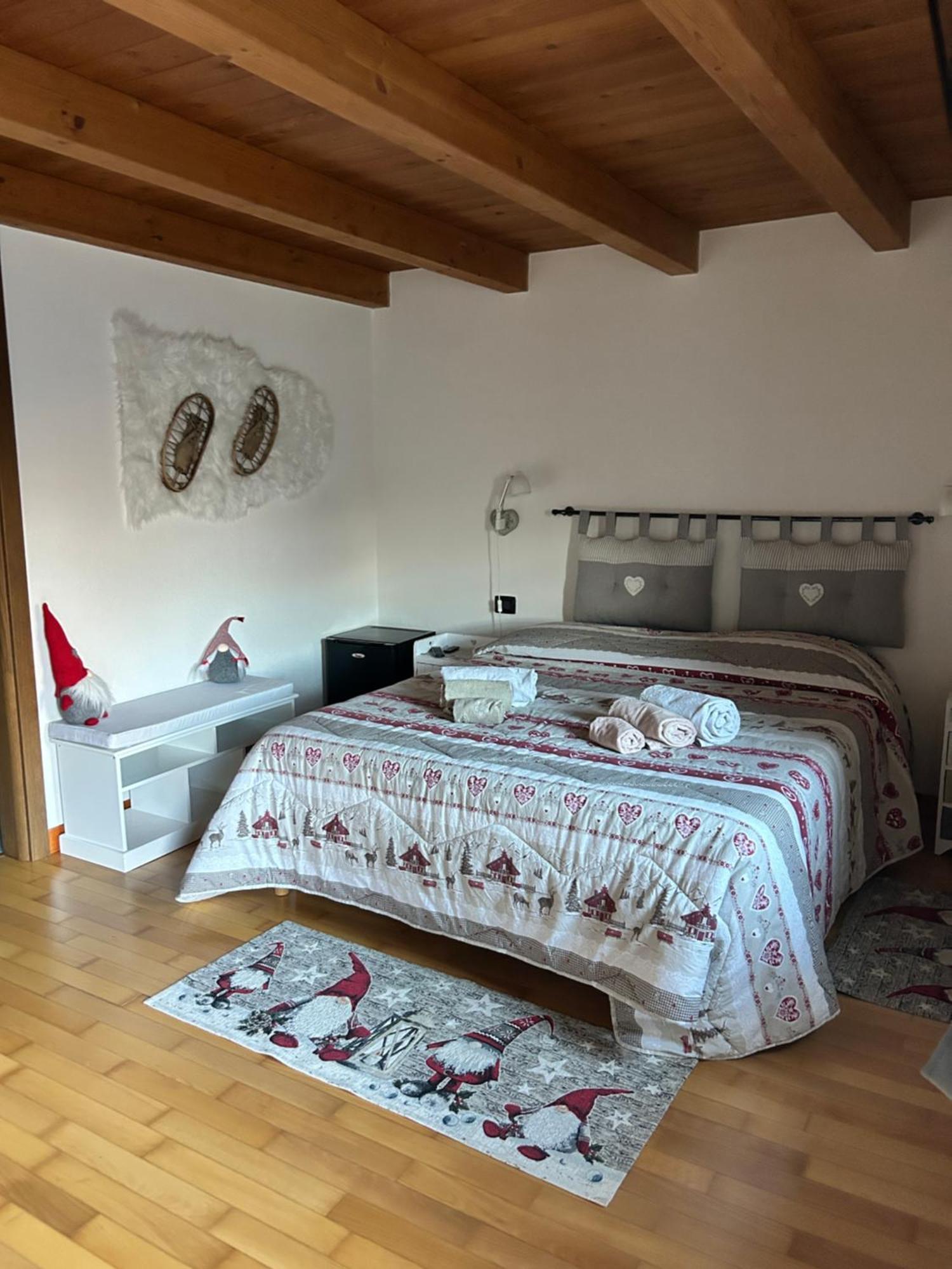 Lo Sougnet Hotel Hone Екстериор снимка